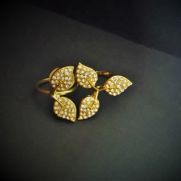 Double Digit Golden Leaf Fashion Ring - Picture 1 of 1